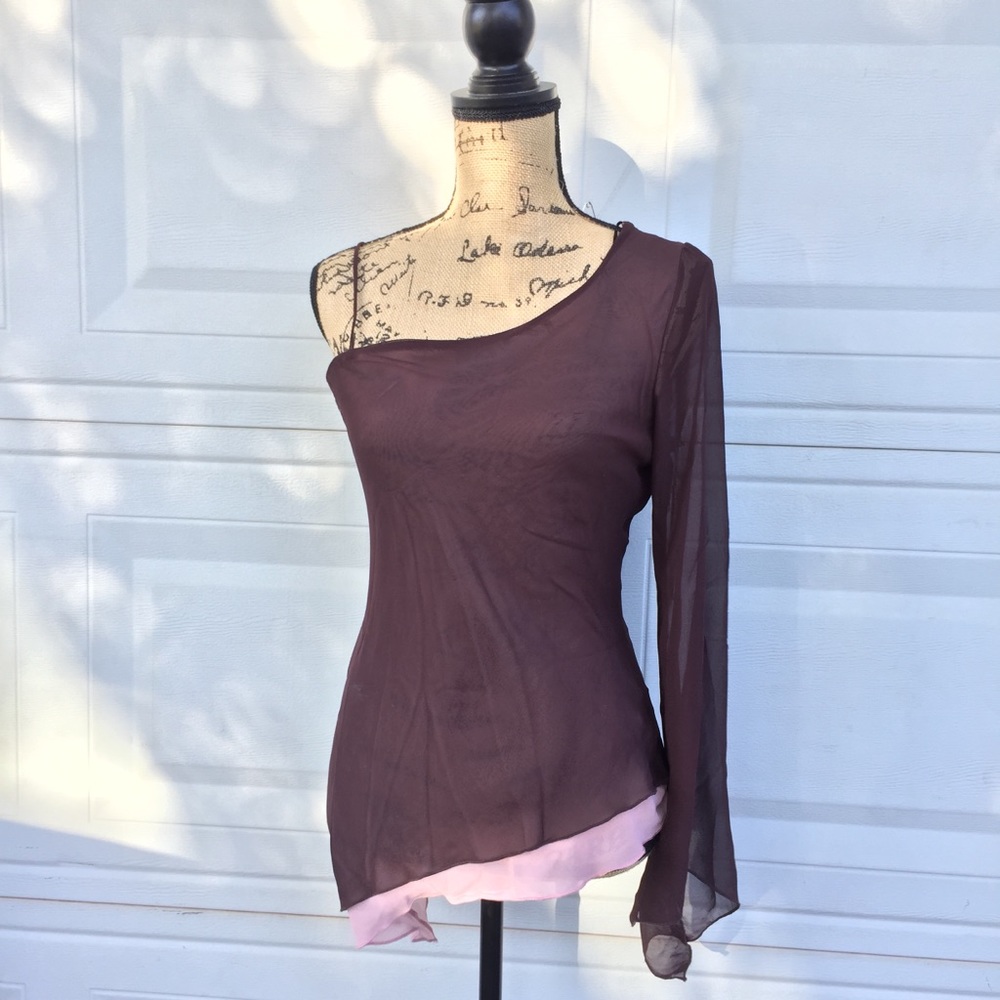 One shoulder top burguy